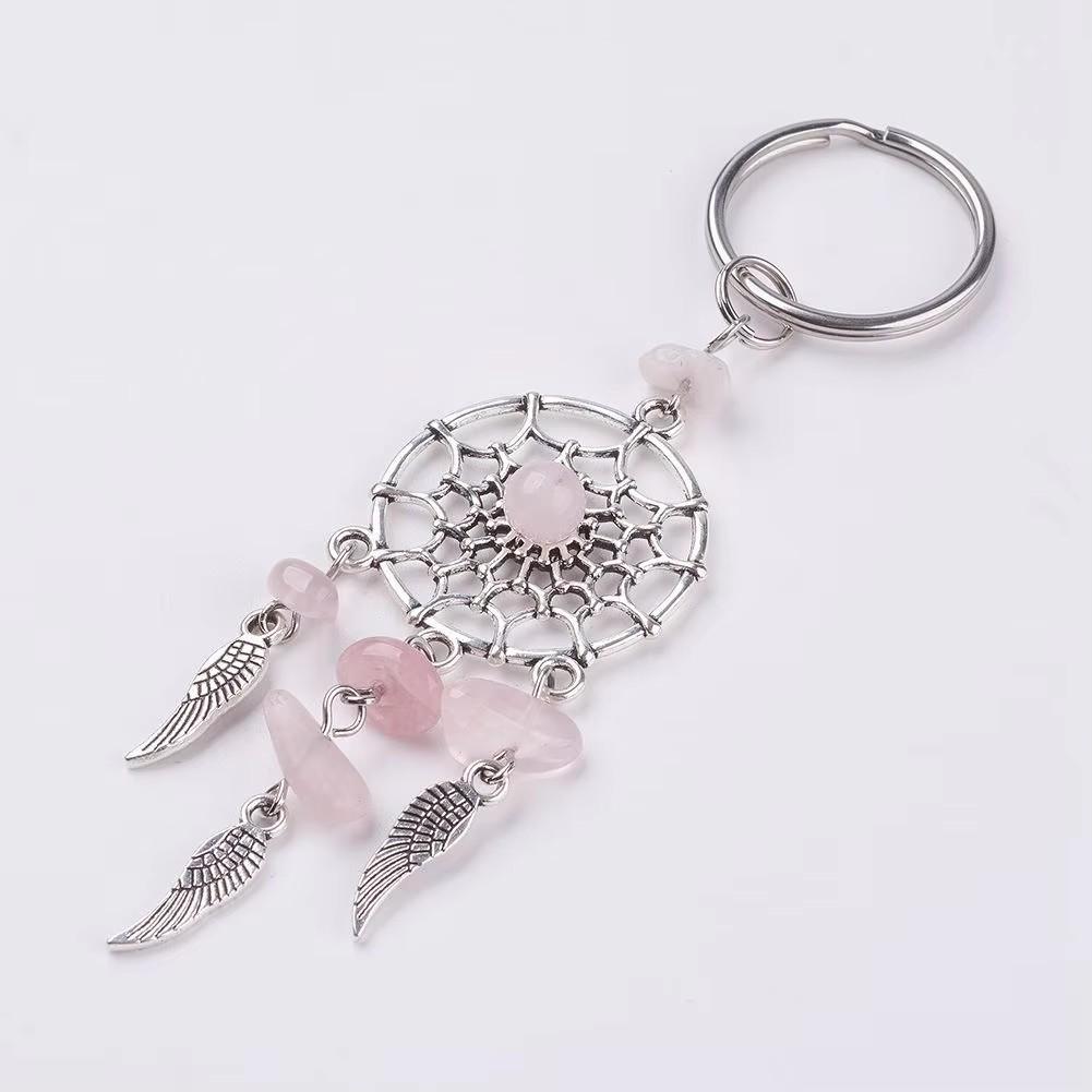 Брелок для ключей «Ловец снов» из гравия из богемского хрусталя с подвеской-кисточкой из перьев розовый
Брелок для ключей «Ловец снов» из гравия из богемского хрусталя с подвеской-кисточкой из перьев розовый