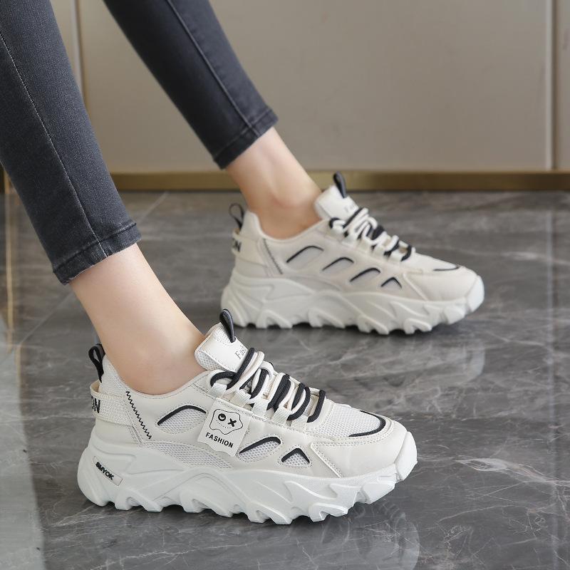 Sports women s shoes 2024 new winter breathable mesh popular running shoes soft sole versatile student lightweight casual shoes 40
Sports women s shoes 2024 new winter breathable mesh popular running shoes soft sole versatile student lightweight casual shoes 40