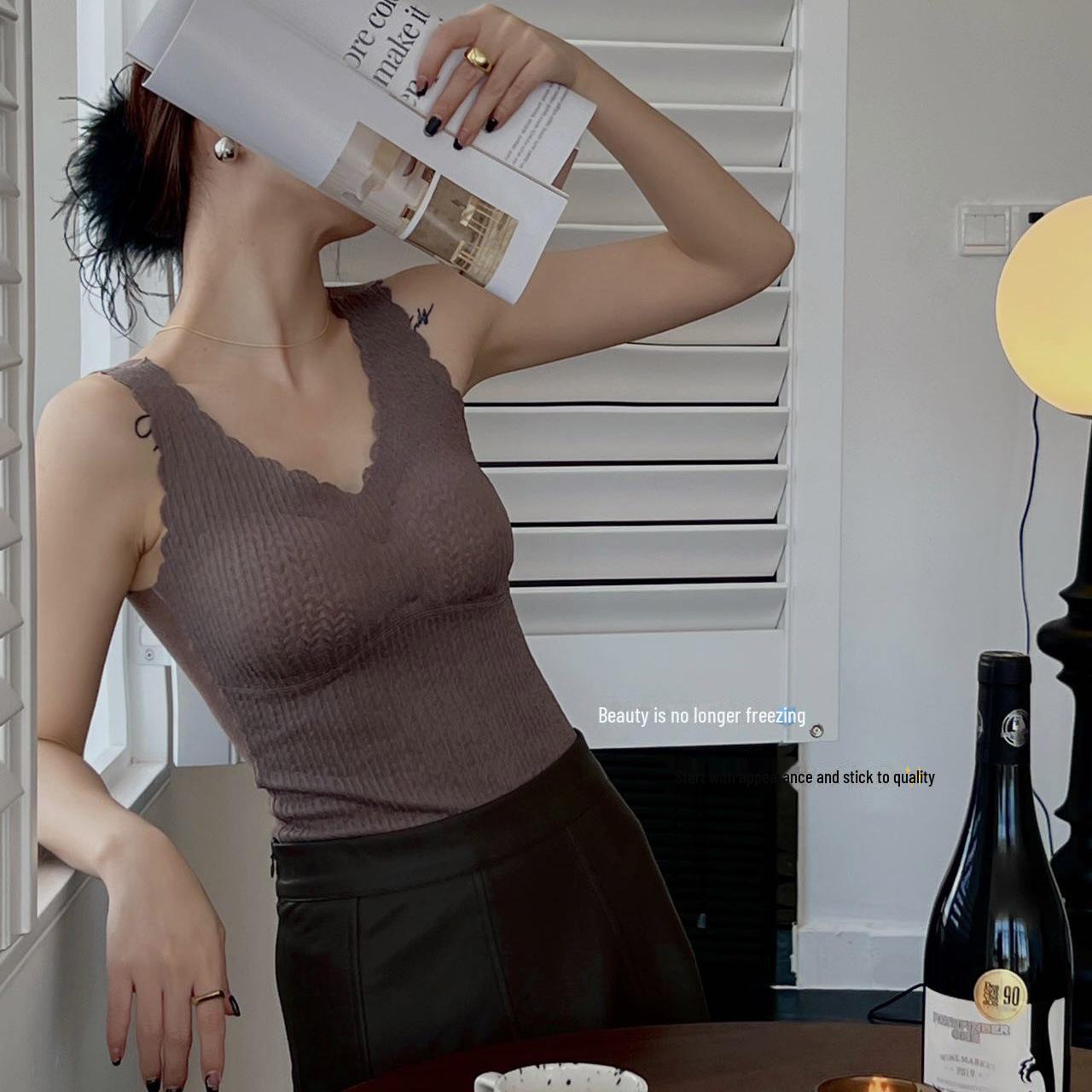 Зимний кружевной теплый жилет для женщин с мягкими нагрудными подушечками - утягивающий, легкий, приятный для кожи, верхнее нижнее белье. XL size 120-140 catties чёрный 
Зимний кружевной теплый жилет для женщин с мягкими нагрудными подушечками - утягивающий, легкий, приятный для кожи, верхнее нижнее белье. XL size 120-140 catties чёрный