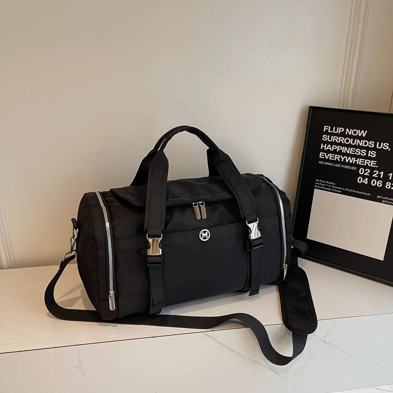 Fitness bag women s large-capacity portable short-distance travel bag women s lightweight business travel storage duffel bag training yoga bag tide чорний
Fitness bag women s large-capacity portable short-distance travel bag women s lightweight business travel storage duffel bag training yoga bag tide чорний
