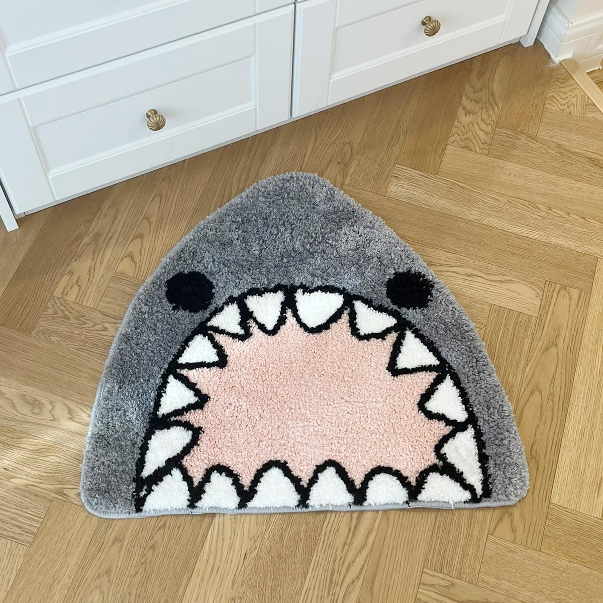 Grey Kawaii Tufting Shark Bathroom Mat Soft Cartoon Pad Carpet Anti-slip Doormat Rug Home Nursery Decor Flocking Plush Floor Mat 60X62 CM
Grey Kawaii Tufting Shark Bathroom Mat Soft Cartoon Pad Carpet Anti-slip Doormat Rug Home Nursery Decor Flocking Plush Floor Mat 60X62 CM