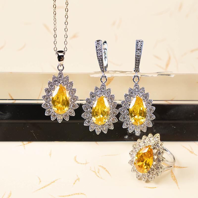 2026 Non-fading Jewelry Pigeon Blood Red Ruby Women s Fashion Light Luxury Jewelry Set Three-piece Set 45CM
2026 Non-fading Jewelry Pigeon Blood Red Ruby Women s Fashion Light Luxury Jewelry Set Three-piece Set 45CM
