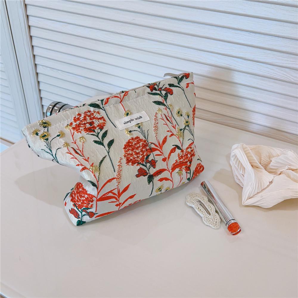 Jacquard+Cotton Canvas Makeup Bag Stylish Floral Pattern Travel Toiletry Women Clutch Bag Baby Blue
Jacquard+Cotton Canvas Makeup Bag Stylish Floral Pattern Travel Toiletry Women Clutch Bag Baby Blue