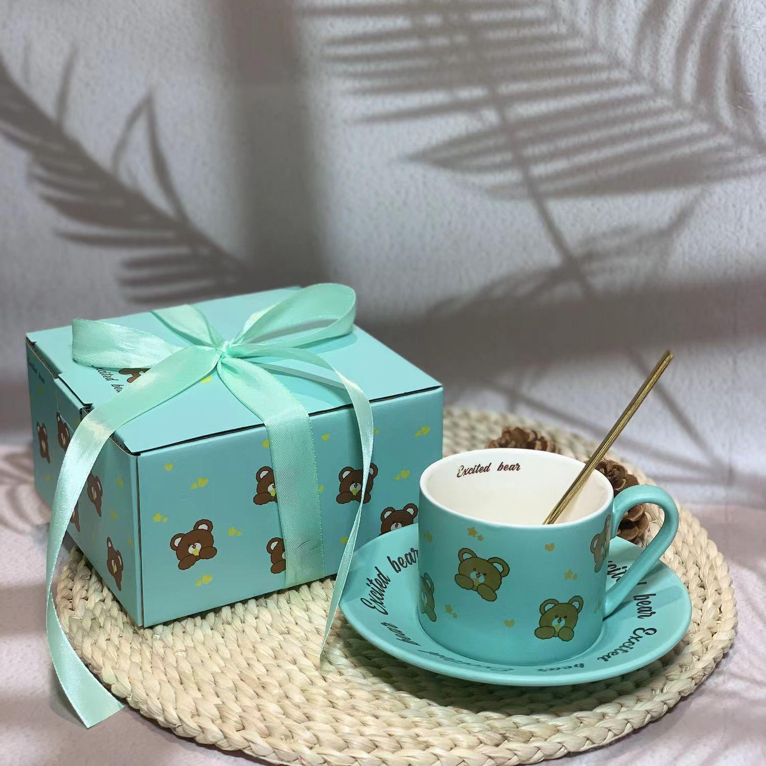 Печенье с героями мультфильмов, чашки и блюдца в виде медведей, простая и изысканная десертная тарелка, набор из британских кофейных чашек и блюдец. 200ml
Печенье с героями мультфильмов, чашки и блюдца в виде медведей, простая и изысканная десертная тарелка, набор из британских кофейных чашек и блюдец. 200ml