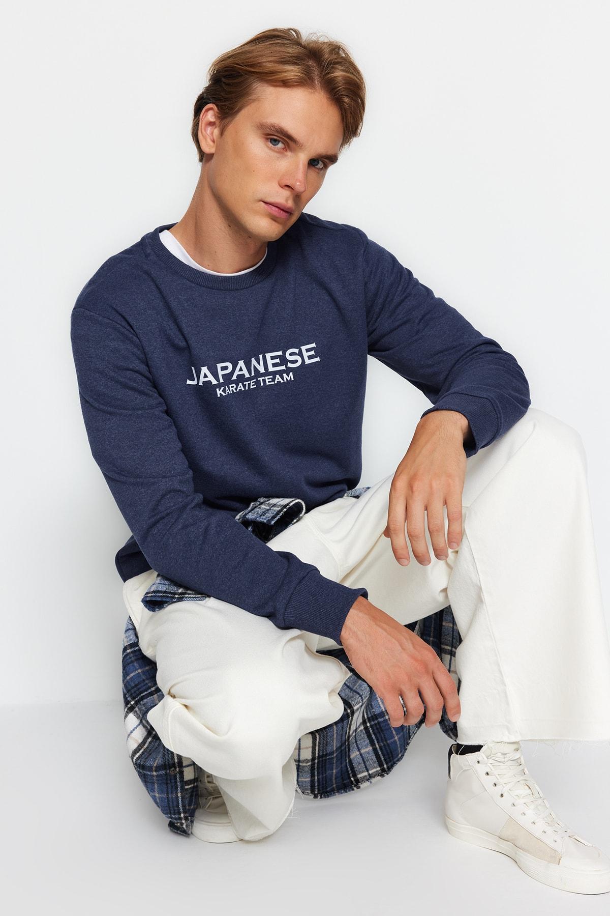Мужская толстовка Indigo Regular Fit с круглым вырезом и длинными рукавами с принтом TMNAW22SW0968.. 
Мужская толстовка Indigo Regular Fit с круглым вырезом и длинными рукавами с принтом TMNAW22SW0968..
