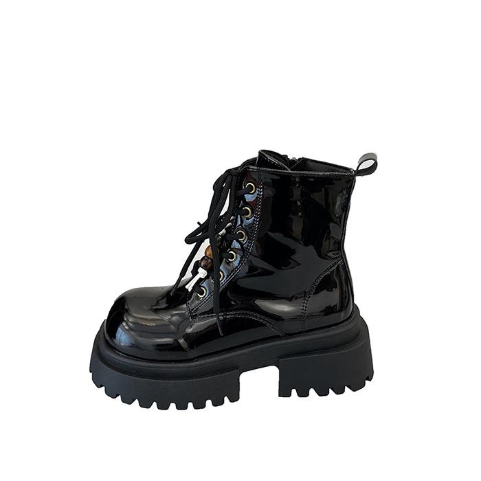 Martin boots women s 2025 new spring and autumn black small thick-soled heightening short boots patent leather boots thin boots 40
Martin boots women s 2025 new spring and autumn black small thick-soled heightening short boots patent leather boots thin boots 40