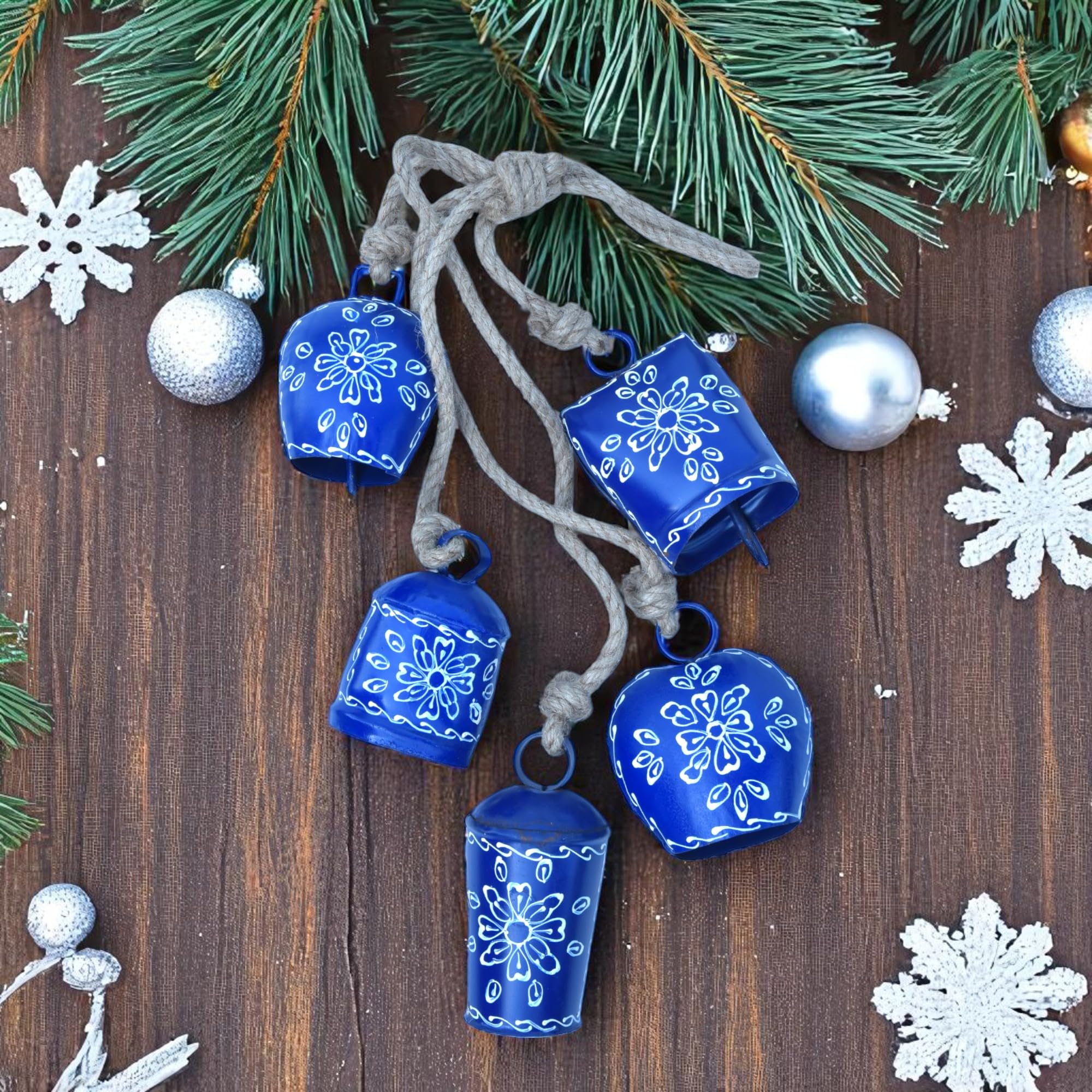 Blue Christmas Wind Chime – 25” Metal Jingle Bells on Jute Rope for Rustic Holiday Decor & Farmhouse Home Accents
Blue Christmas Wind Chime – 25” Metal Jingle Bells on Jute Rope for Rustic Holiday Decor & Farmhouse Home Accents
