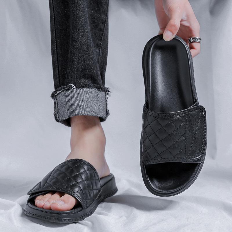 Leather one-pedal slippers summer breathable beach shoes popular niche sandals trendy shoes men 4772-R 44 чорний
Leather one-pedal slippers summer breathable beach shoes popular niche sandals trendy shoes men 4772-R 44 чорний