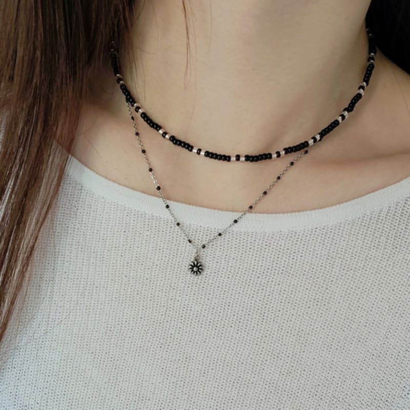 L’OMBRILLANT Black Beaded Choker Necklace (2 Colors) silver_FREE
L’OMBRILLANT Black Beaded Choker Necklace (2 Colors) silver_FREE