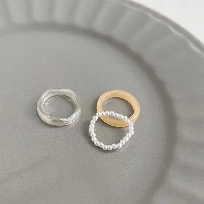 Элегантный женский набор колец из акрилового жемчуга - Корейский и французский ретро-дизайн
Элегантный женский набор колец из акрилового жемчуга - Корейский и французский ретро-дизайн