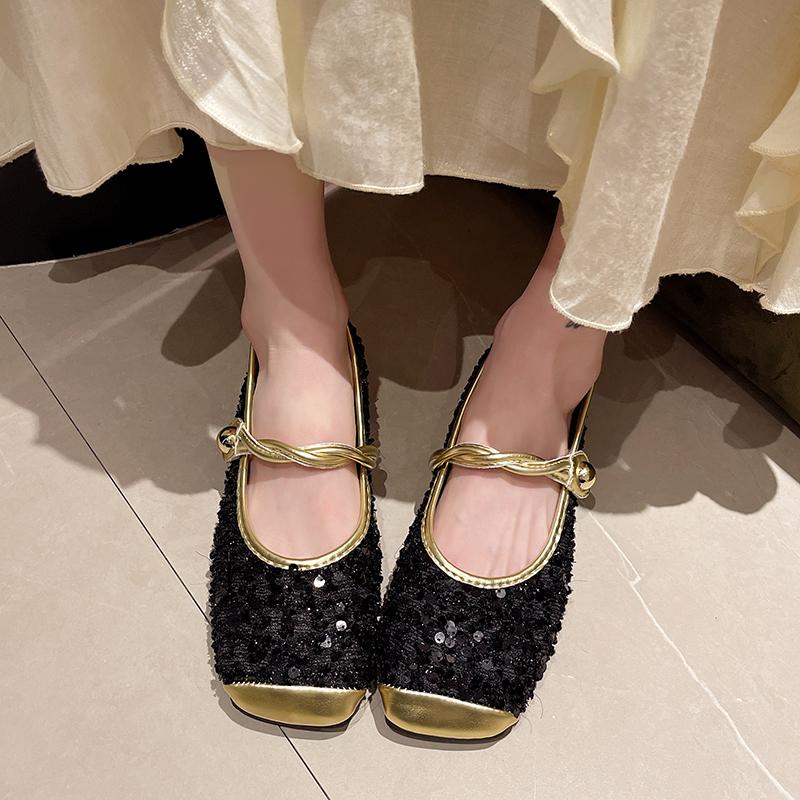 Ароматные балетки с неглубокой горловиной в стиле минимализма с плоской подошвой для женщин 2024 года, новые весенние туфли Мэри Джейн с французской квадратной головкой 35 чёрный
Ароматные балетки с неглубокой горловиной в стиле минимализма с плоской подошвой для женщин 2024 года, новые весенние туфли Мэри Джейн с французской квадратной головкой 35 чёрный