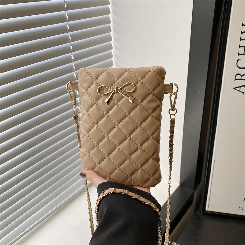 Rhombus embroidery thread small square bag new mini girl chain messenger bag metal bow trendy bag хаки
Rhombus embroidery thread small square bag new mini girl chain messenger bag metal bow trendy bag хаки