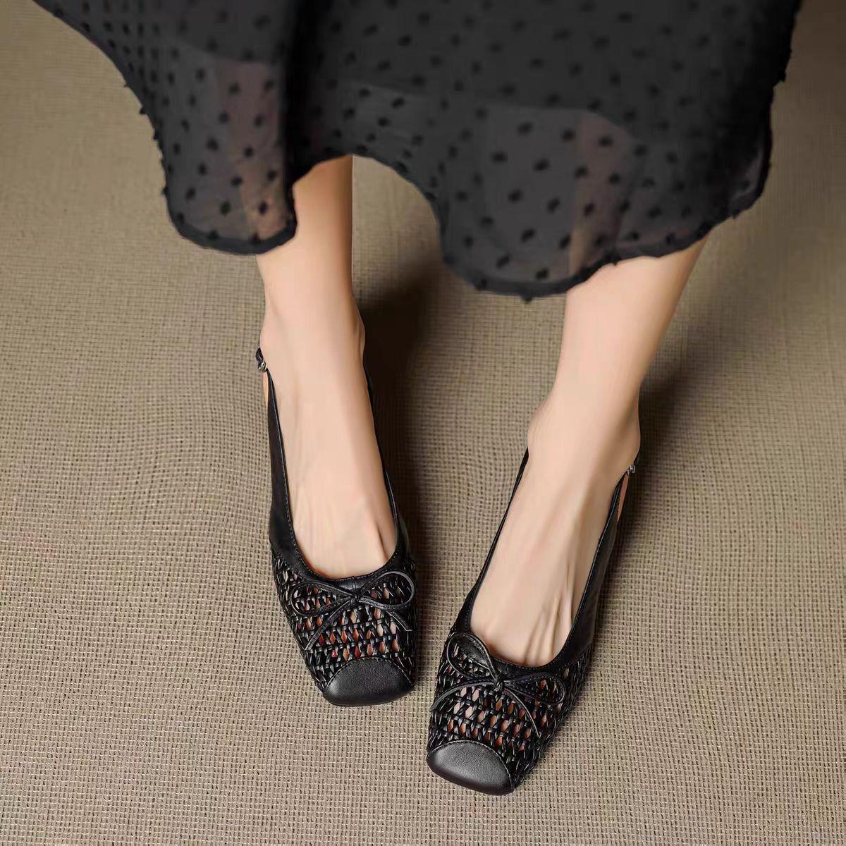 Retro square head bow woven sandals women s 2025 summer new versatile middle heel word with bag head empty sandals 42
Retro square head bow woven sandals women s 2025 summer new versatile middle heel word with bag head empty sandals 42