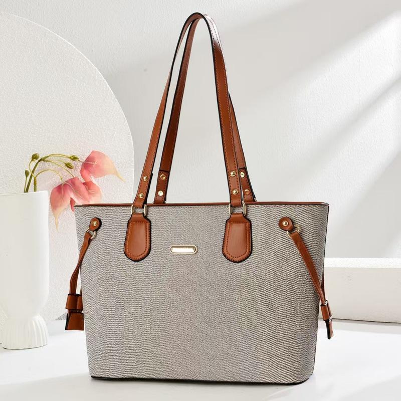 Temperament texture large capacity tote bag new fashion shoulder bag niche commuter bag 32*12*25 серый
Temperament texture large capacity tote bag new fashion shoulder bag niche commuter bag 32*12*25 серый