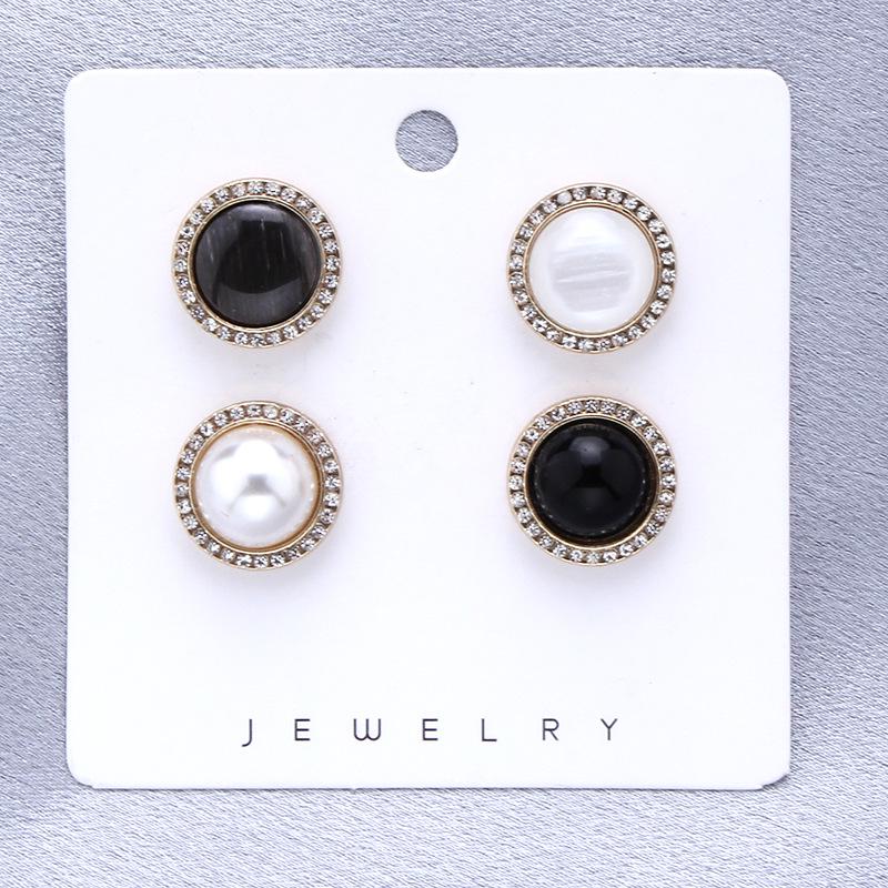 Бесшовная магнитная брошь: Застежка для воротника и шарфа с жемчужинами «кошачий глаз»
Бесшовная магнитная брошь: Застежка для воротника и шарфа с жемчужинами «кошачий глаз»