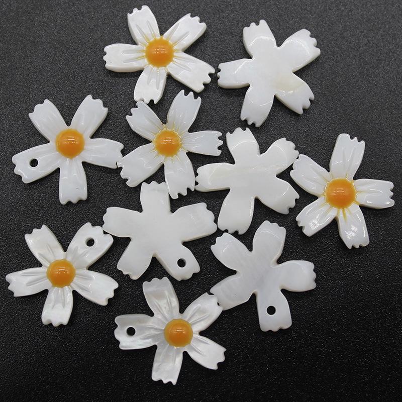 Natural White Five-Petal Shell Pearl Beads for DIY Necklace and Bracelet Accessories 14mm
Natural White Five-Petal Shell Pearl Beads for DIY Necklace and Bracelet Accessories 14mm