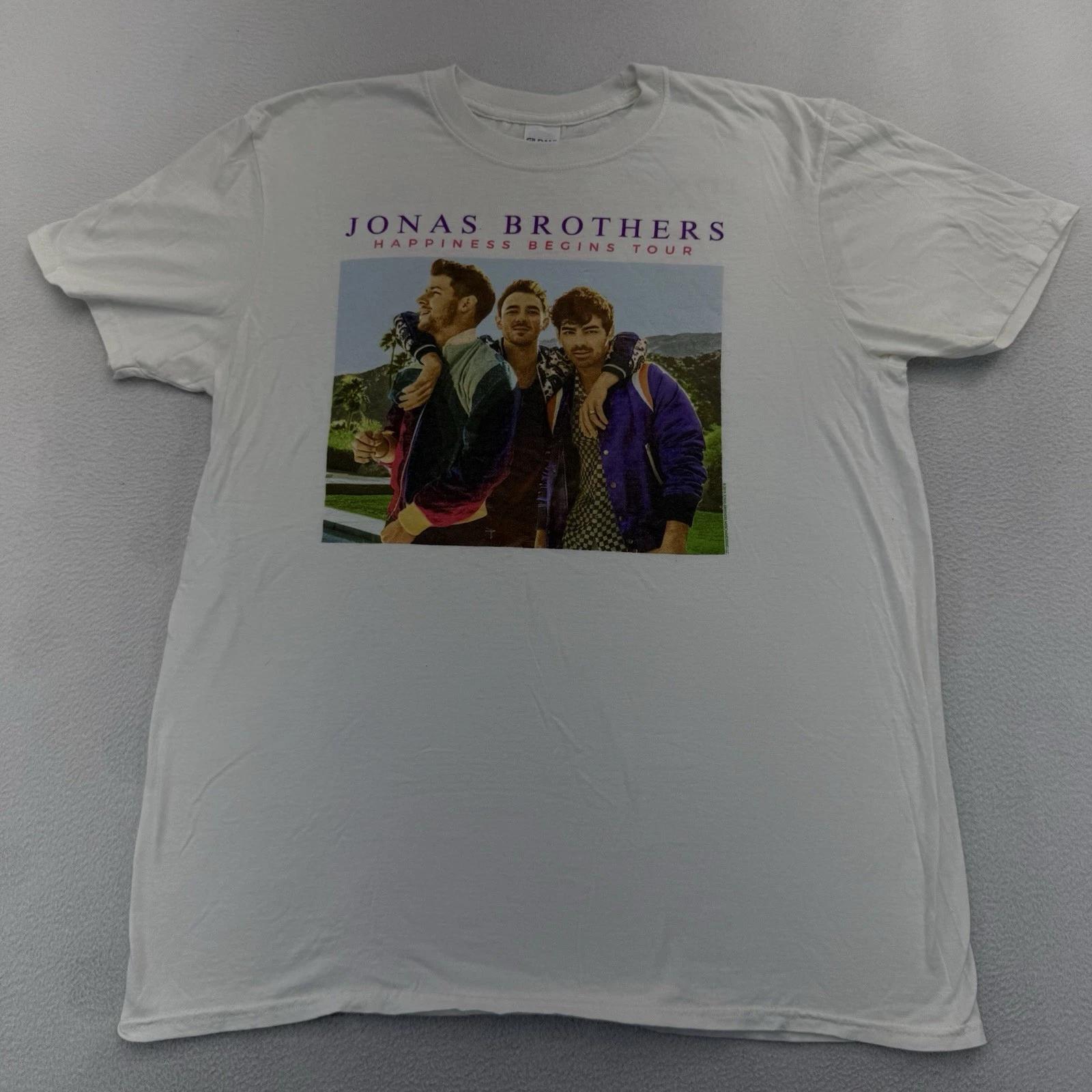 Jonas Brothers Happiness Begins Tour 2019 T Shirt White L Graphic Band Tee GUC L
Jonas Brothers Happiness Begins Tour 2019 T Shirt White L Graphic Band Tee GUC L