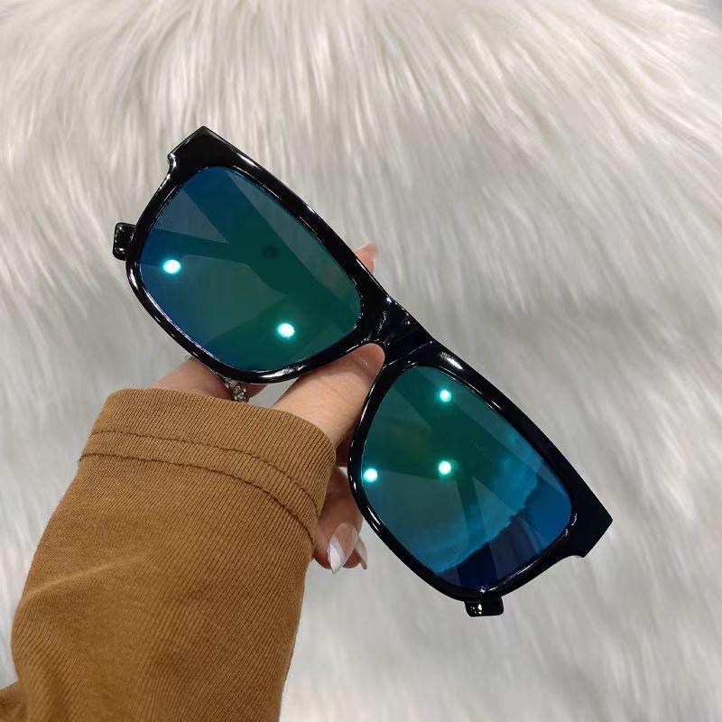 Latest Classic Square Sunglasses Women Men Luxury Small Rectangular Sun Glasses Female Eye Wear Oculos De Sol for Male Female
Latest Classic Square Sunglasses Women Men Luxury Small Rectangular Sun Glasses Female Eye Wear Oculos De Sol for Male Female