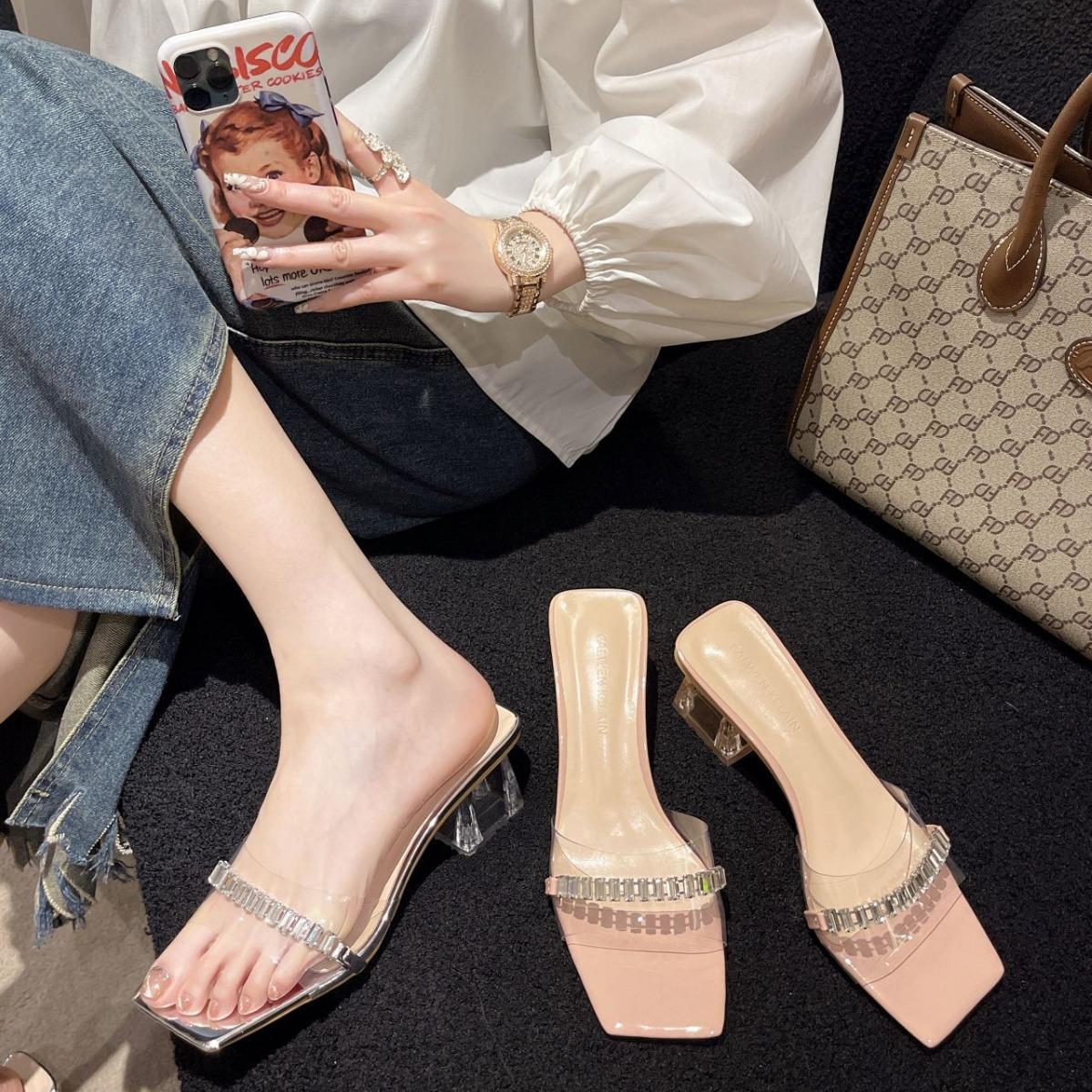 High-heeled slippers for women 2025 summer new models wear Korean version of fairy wind and water diamonds towards transparent semi-drag sandals for 40 рожевий
High-heeled slippers for women 2025 summer new models wear Korean version of fairy wind and water diamonds towards transparent semi-drag sandals for 40 рожевий