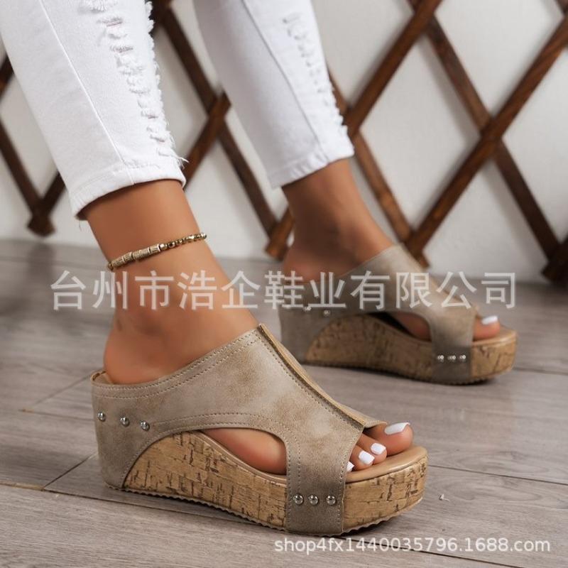 Большой размер желаю новые женские сандалии на танкетке с открытым носком, на платформе, с заклепками 43
Большой размер желаю новые женские сандалии на танкетке с открытым носком, на платформе, с заклепками 43