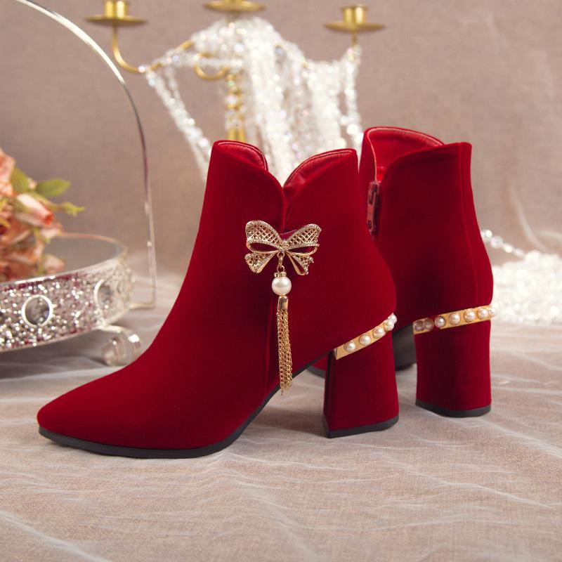 Ботильоны невесты осень-зима 2025 новые бордовые праздничные свадебные ботильоны со стразами и бахромой на толстом каблуке, не утомляющие ноги, модные ботильоны 40
Ботильоны невесты осень-зима 2025 новые бордовые праздничные свадебные ботильоны со стразами и бахромой на толстом каблуке, не утомляющие ноги, модные ботильоны 40