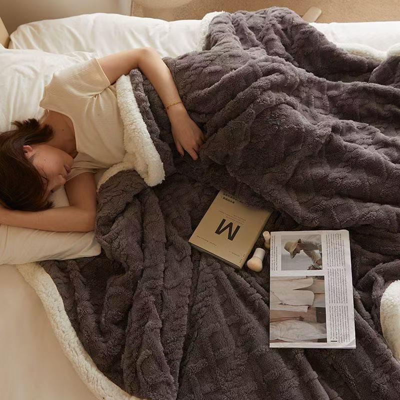 Winter Thickened Lamb Fleece Blanket Nap Office Shawl Air Conditioning Fleece Blanket Coral Fleece Sofa Blanket 100*150cm
Winter Thickened Lamb Fleece Blanket Nap Office Shawl Air Conditioning Fleece Blanket Coral Fleece Sofa Blanket 100*150cm