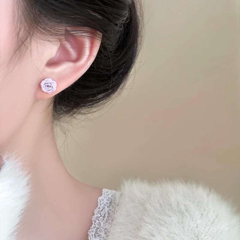 Серьги-пусеты с цветочным жемчугом на весну/лето 2025 - Элегантная женская версия люкс-лайт
Серьги-пусеты с цветочным жемчугом на весну/лето 2025 - Элегантная женская версия люкс-лайт