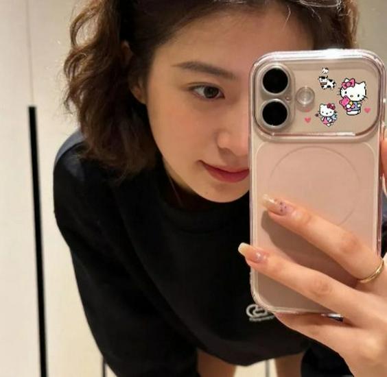 Hello Kitty Cow Magnetic Quick-Change Case for Apple 17/17 PRO with Large Window Apple 13 Pro
Hello Kitty Cow Magnetic Quick-Change Case for Apple 17/17 PRO with Large Window Apple 13 Pro