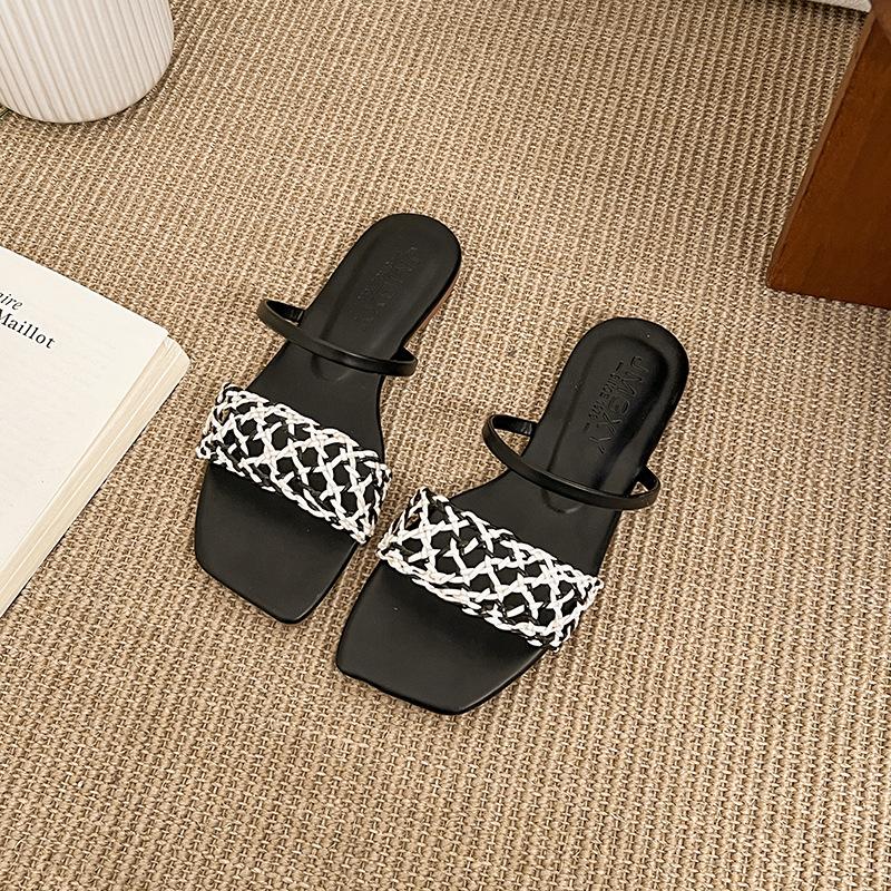 Женские летние шлепанцы с открытым носком, квадратным носком, 2025, новая летняя коллекция, для улицы, плетеные, с перфорацией, удобные, с ремешком с надписью 43 чёрный