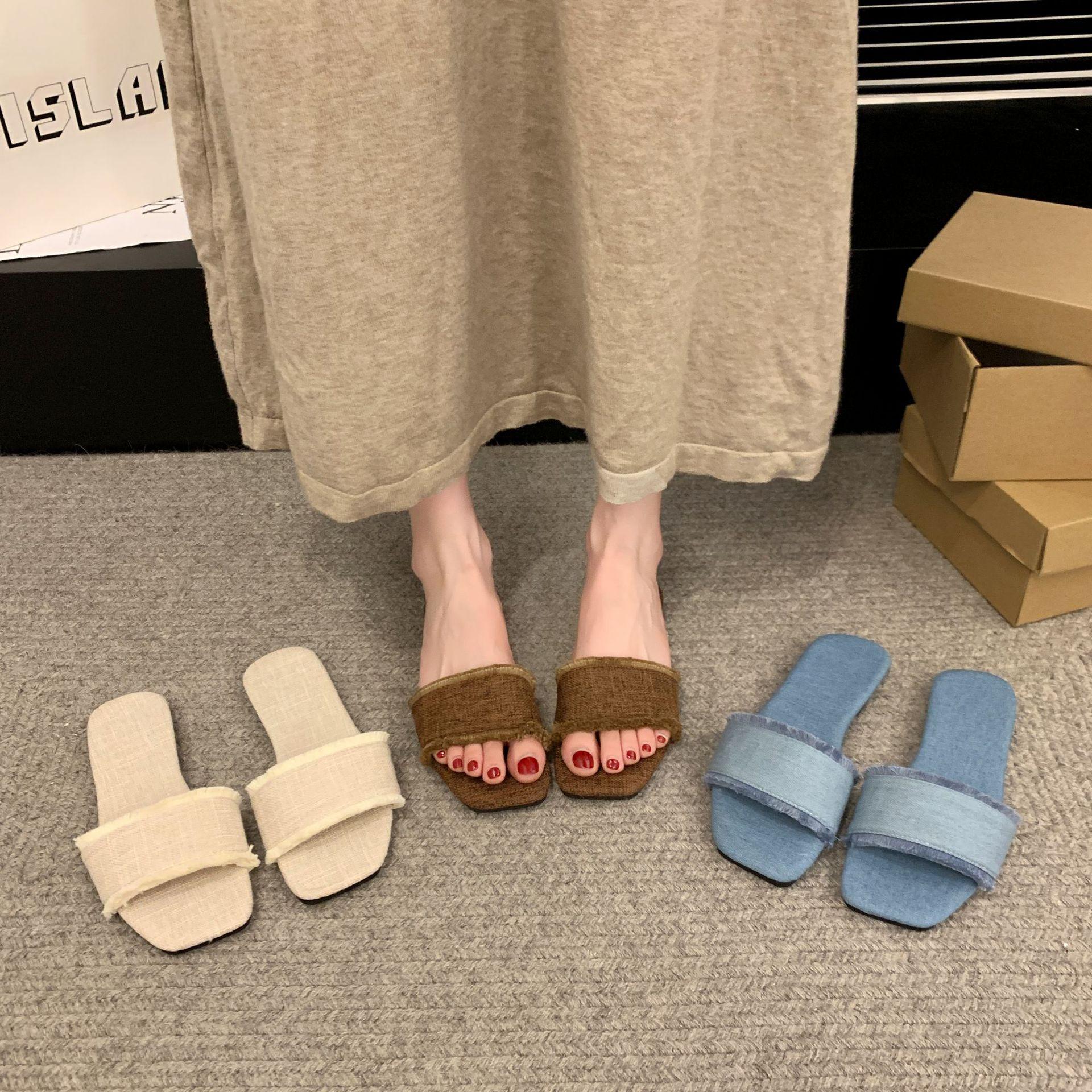Flat bottom oneword fashion cool slippers summer new Korean version retro opentoed outer slippers light 36
Flat bottom oneword fashion cool slippers summer new Korean version retro opentoed outer slippers light 36