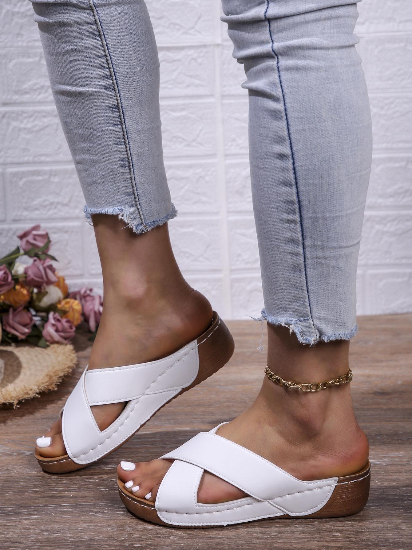 Женские тапочки на танкетке 2025 года, летние новые повседневные тапочки большого размера, женские легкие сандалии на толстой подошве для улицы CN 43
Женские тапочки на танкетке 2025 года, летние новые повседневные тапочки большого размера, женские легкие сандалии на толстой подошве для улицы CN 43