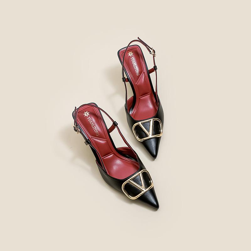 Pointed v-buckle high heels are not tired of feet, new with skirt temperament, thin heels, commuting bag head sandals women 35 срібний
Pointed v-buckle high heels are not tired of feet, new with skirt temperament, thin heels, commuting bag head sandals women 35 срібний