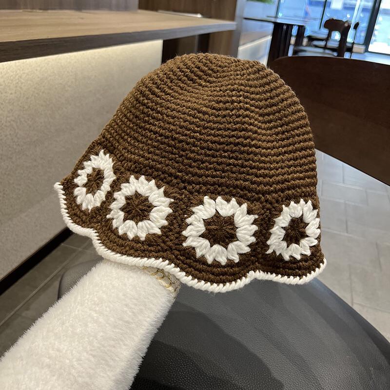 Women s Hand-Knitted Color-Block Fisherman Hat
Women s Hand-Knitted Color-Block Fisherman Hat