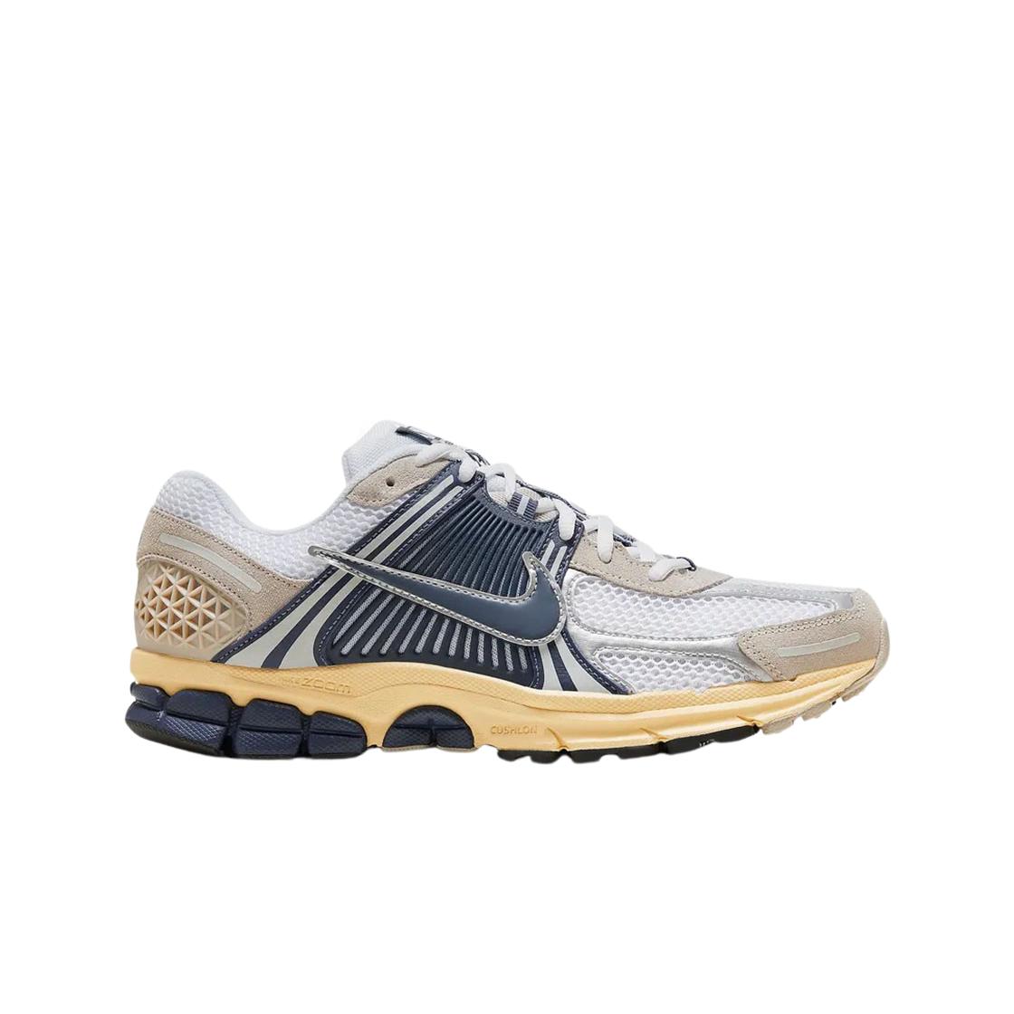 Nike Zoom Vomero 5 White Thunder Blue 270
Nike Zoom Vomero 5 White Thunder Blue 270