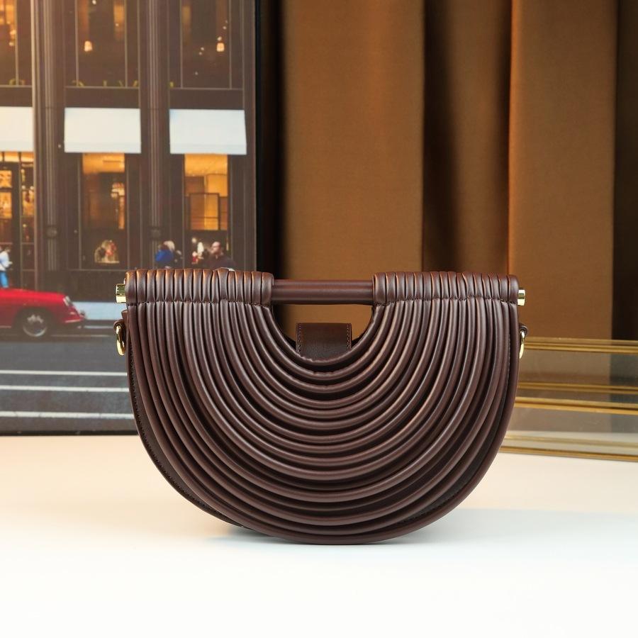 Fashion Handbag Women S High-End Sense Niche Noodle Design Shoulder Crossbody Half-Moon Bag темно-коричневого кольору
Fashion Handbag Women S High-End Sense Niche Noodle Design Shoulder Crossbody Half-Moon Bag темно-коричневого кольору