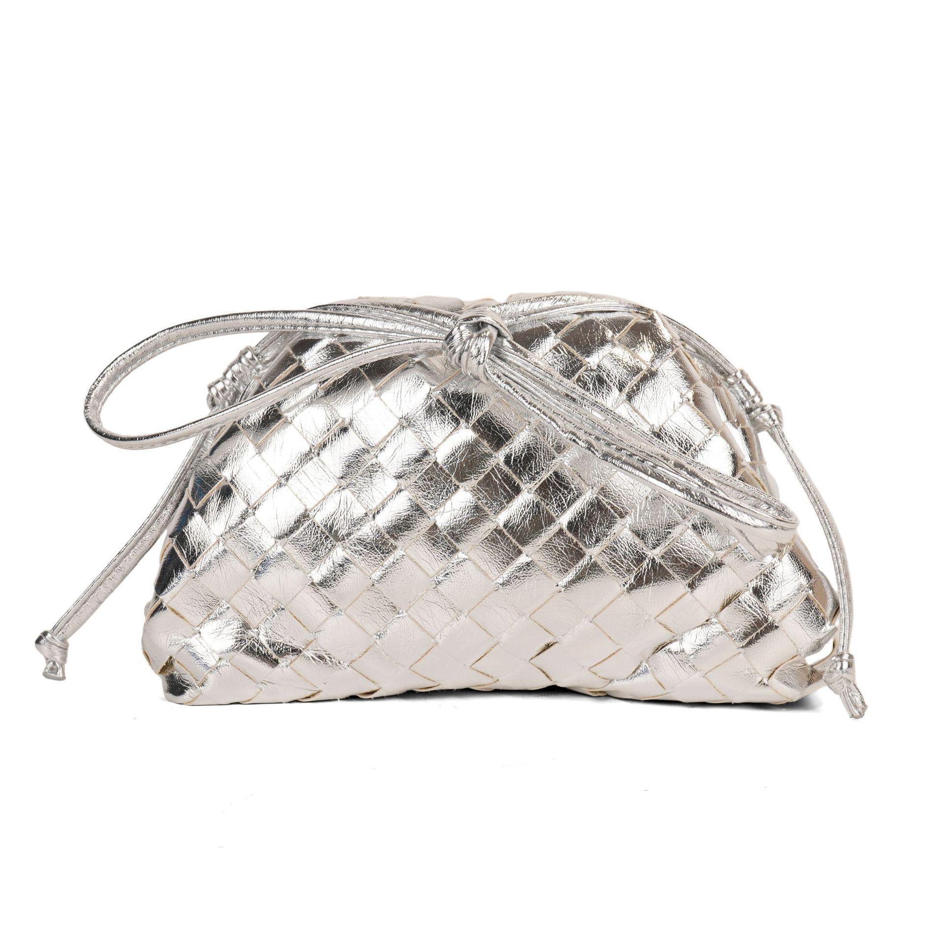 Metallic Woven Cloud Dumpling Clutch Bag - Elegant and Fashionable Evening Accessory 22C*9*14CM
Metallic Woven Cloud Dumpling Clutch Bag - Elegant and Fashionable Evening Accessory 22C*9*14CM