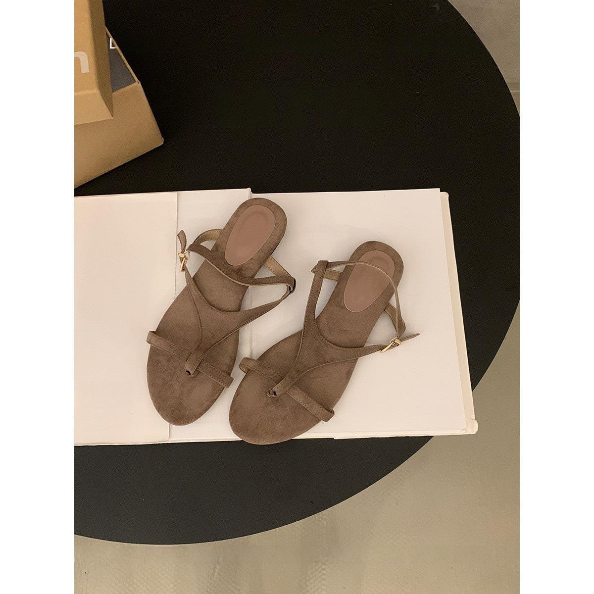 2025 summer new retro niche sandals fairy shoes soft flat bottom with skirt thin belt brown Roman shoes 35 серый
2025 summer new retro niche sandals fairy shoes soft flat bottom with skirt thin belt brown Roman shoes 35 серый