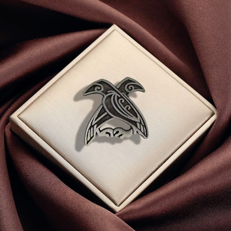 Crow-shaped Brooch Universal Metal Mythological Bird Enamel Pin Fashionable Versatile Clothes Bag Scarf Accessories Brooch серебряный
Crow-shaped Brooch Universal Metal Mythological Bird Enamel Pin Fashionable Versatile Clothes Bag Scarf Accessories Brooch серебряный