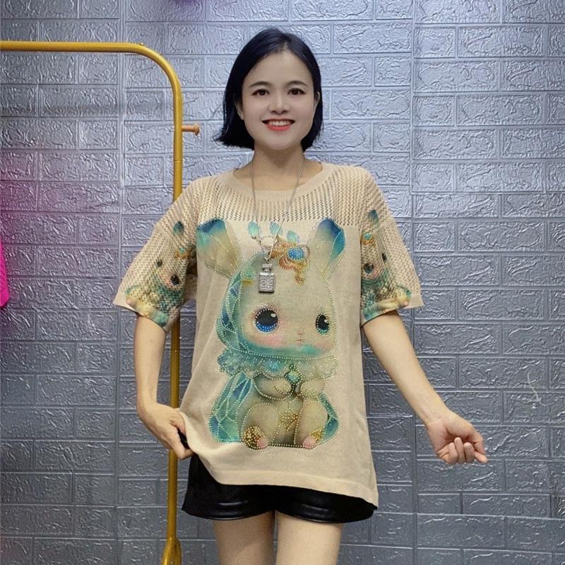 Ice Silk Linen Elf Rabbit Graphic Women s Knitted T-shirt - Summer Fashion, Loose Fit, Plus Size One Size (85-170 kg)
Ice Silk Linen Elf Rabbit Graphic Women s Knitted T-shirt - Summer Fashion, Loose Fit, Plus Size One Size (85-170 kg)