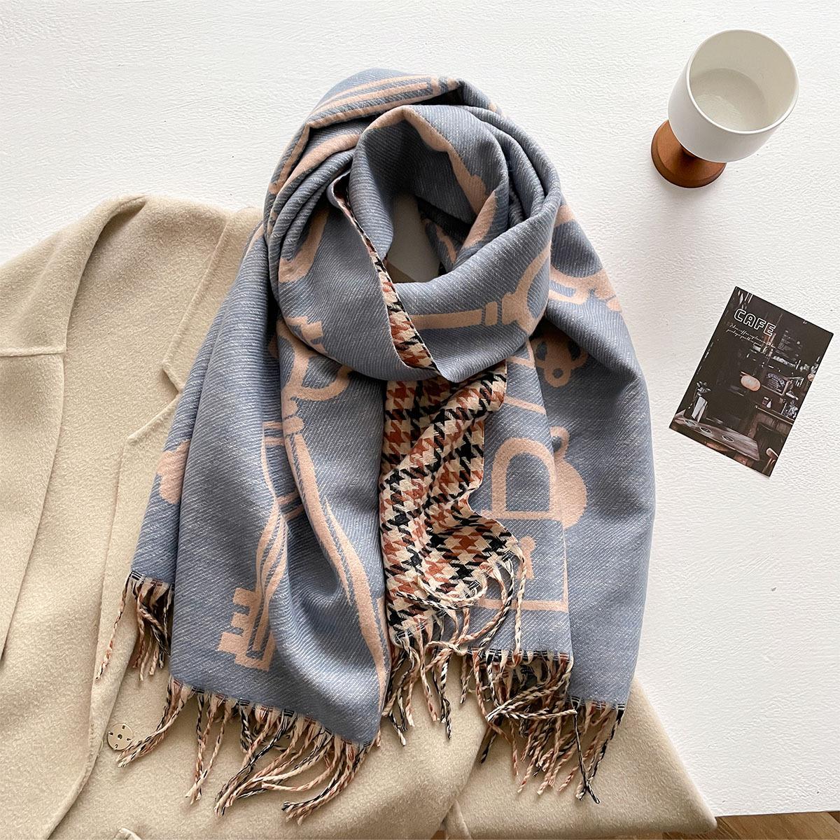 Autumn and winter atmosphere retro imitation cashmere key jacquard scarf female thickened warm double-sided heterochrome jacquard scarf 200*65cm
Autumn and winter atmosphere retro imitation cashmere key jacquard scarf female thickened warm double-sided heterochrome jacquard scarf 200*65cm