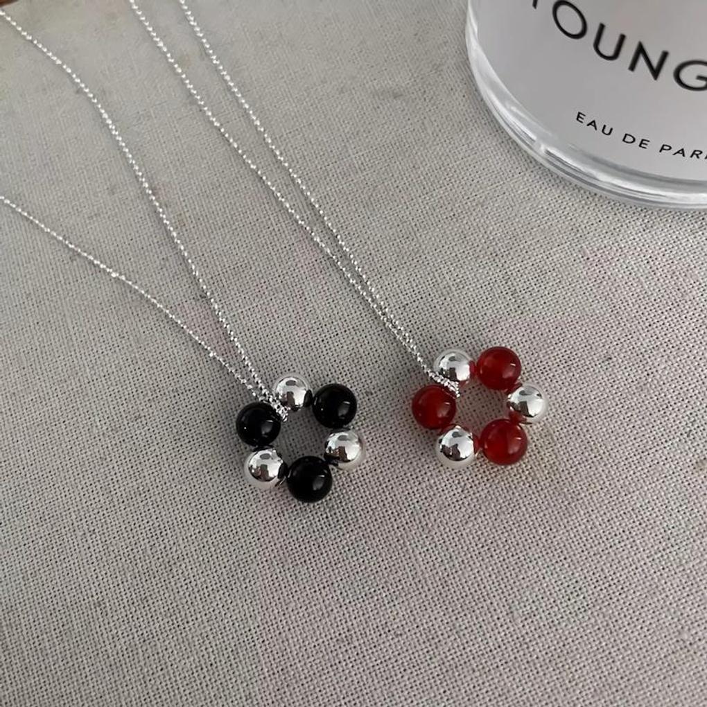 Women s Silver Two-Color Flower Mix Ball Necklace Red
Women s Silver Two-Color Flower Mix Ball Necklace Red