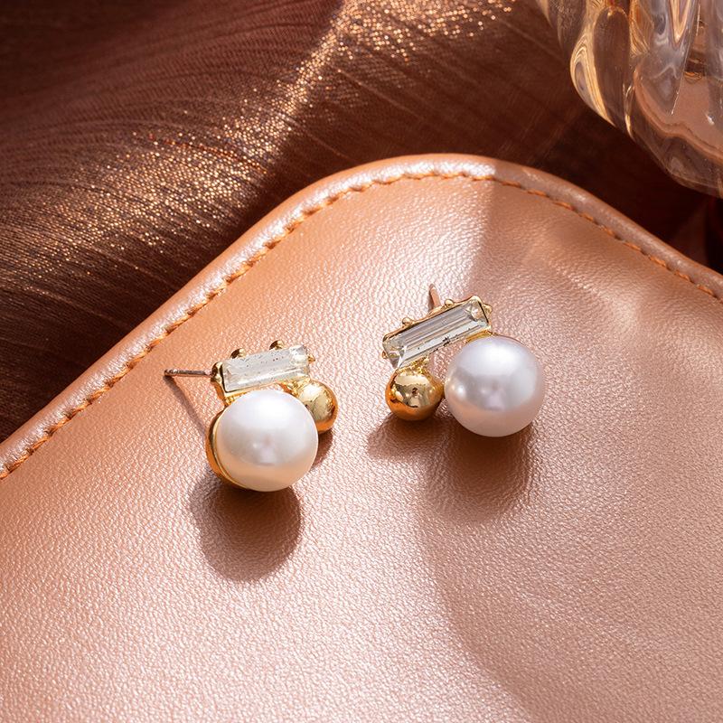 Elegant Xiaoxiangfeng Diamond Pearl Earrings Premium Light Luxury Niche Earrings 925 Silver Needle Stud Earrings Jewelry
Elegant Xiaoxiangfeng Diamond Pearl Earrings Premium Light Luxury Niche Earrings 925 Silver Needle Stud Earrings Jewelry