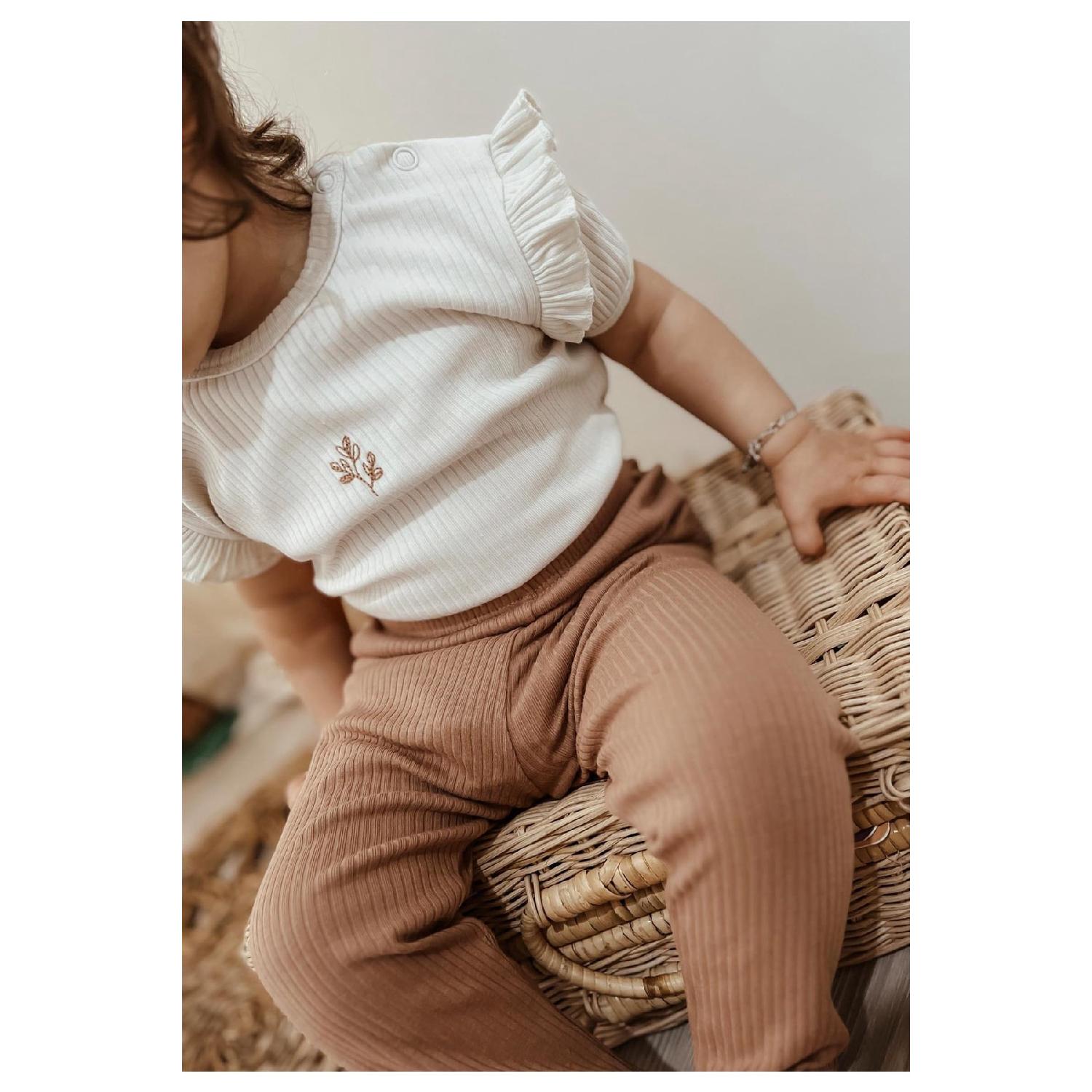 Комплект боди из колготок с вышивкой 0-3 лет, открытый, бежевый
Комплект боди из колготок с вышивкой 0-3 лет, открытый, бежевый