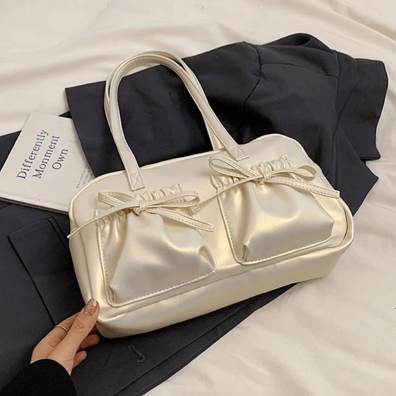 Solid Sewing Thread Fashion Glossy PU Shoulder Bags SilverBlack Versatile Handbags Bags for Women Bolsas Femininas Without pendant
Solid Sewing Thread Fashion Glossy PU Shoulder Bags SilverBlack Versatile Handbags Bags for Women Bolsas Femininas Without pendant