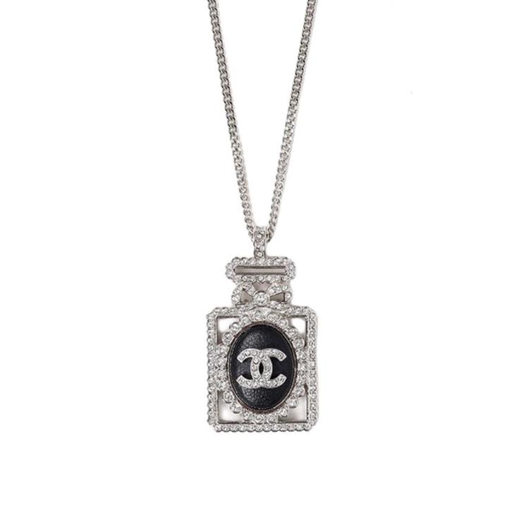 Chanel 23S Bottle Shaped Rhinestone Necklace Women necklace AB9246-B09021-NK118 Gold/Black,F
Chanel 23S Bottle Shaped Rhinestone Necklace Women necklace AB9246-B09021-NK118 Gold/Black,F