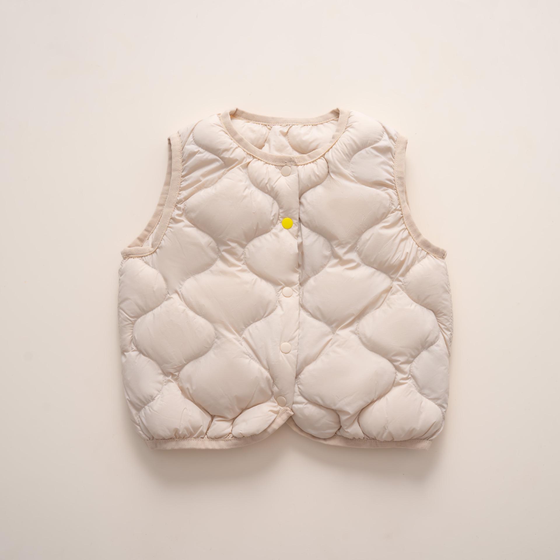 Children s Lightweight Collarless Down Vest - Warm and Sleeveless, Short Style for Autumn 150 cm грязно-белый
Children s Lightweight Collarless Down Vest - Warm and Sleeveless, Short Style for Autumn 150 cm грязно-белый
