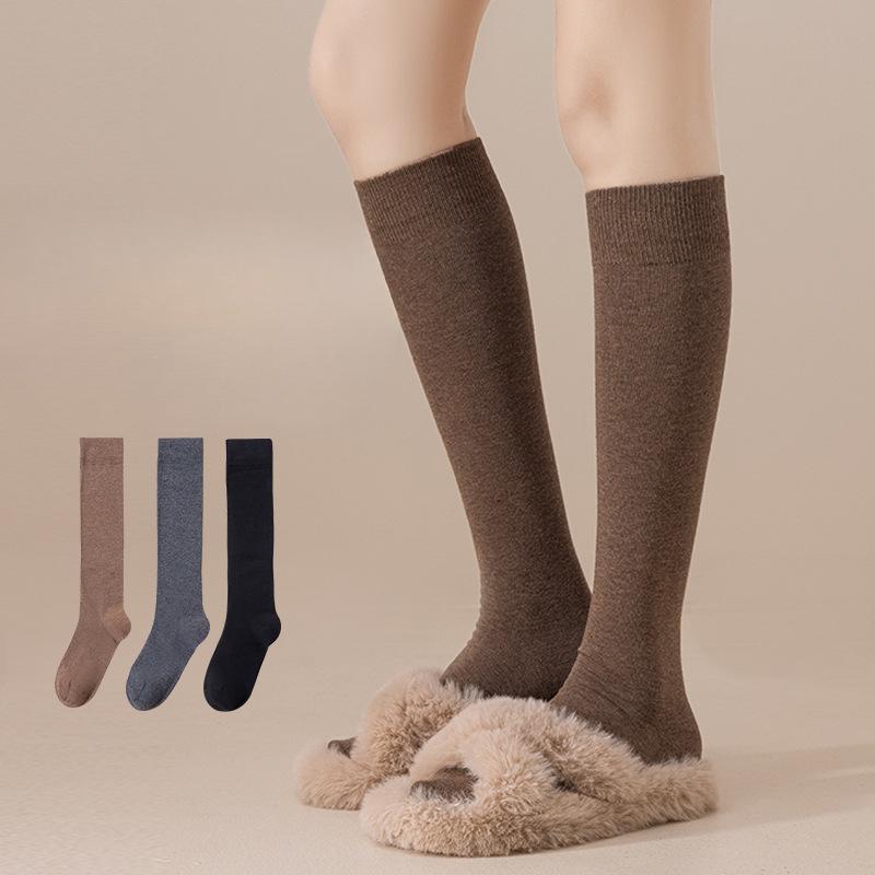 Women s Autumn and Winter Comfortable Cotton Anti Odor Solid Color Slimming Leg Long Calf Socks 1 pair чорний
Women s Autumn and Winter Comfortable Cotton Anti Odor Solid Color Slimming Leg Long Calf Socks 1 pair чорний