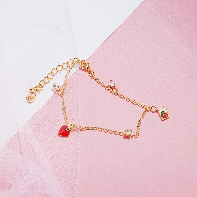 Strawberry Bracelet Female Student Bracelet Sweet Super Fairy Bracelet Mori Bracelet Female Couple Diamond Jewelry Female
Strawberry Bracelet Female Student Bracelet Sweet Super Fairy Bracelet Mori Bracelet Female Couple Diamond Jewelry Female