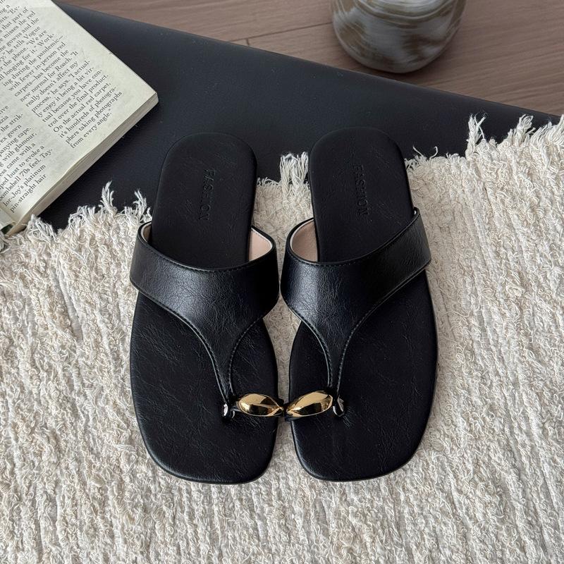 Korean version of fashion toe flat slippers women s summer wear 2025 new niche casual beach soft bottom flip-flops 42
Korean version of fashion toe flat slippers women s summer wear 2025 new niche casual beach soft bottom flip-flops 42