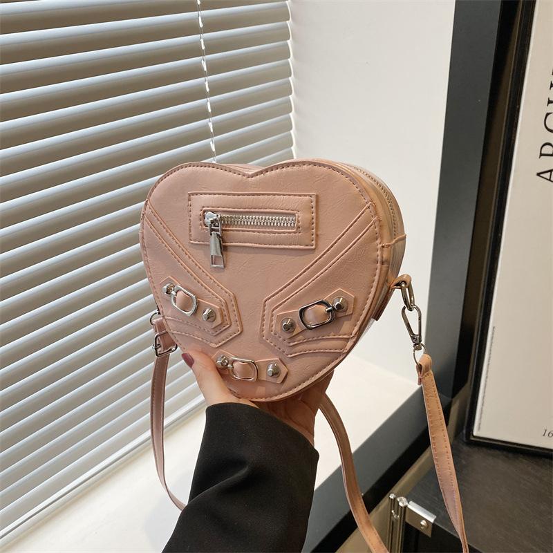 2025 spring and summer new fashion trend personality love simple classic versatile shoulder crossbody armpit small square bag woman срібний
2025 spring and summer new fashion trend personality love simple classic versatile shoulder crossbody armpit small square bag woman срібний